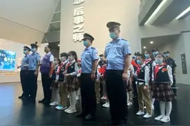 来！用鲜花拼成中国地图图片