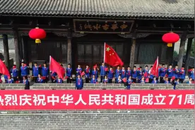500名枣庄学生在台儿庄古城唱响《歌唱祖国》深情告白祖国母亲图片