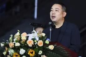 2020全国乒乓球锦标赛在山东威海开赛图片