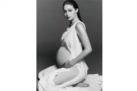 DI PETSA 的“湿感”裙子突出了女性的体态图片