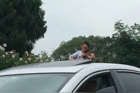 久违的堵车名场面又回来了！车主们的表现看呆网友……图片