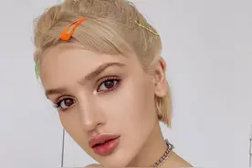 俄罗斯头号网红辣妹Dina Saeva！登上《福布斯》图片