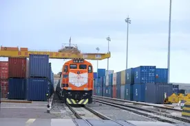 满洲里站回程中欧班列突破1200列｜装箱率达到90%以上图片