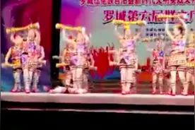老人广场舞比赛倒地旁人继续跳？承办方：没反应过来，不是冷血图片
