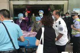 三地交警接力护航，紧急转运危重病人图片
