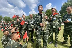青春年华与军营生活美丽邂逅，探营新兵大队第一个国庆节图片