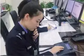湖北仙桃女孩拨110欲跳楼 接线员耐心劝慰救回女孩图片