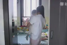1岁宝宝把首饰咬碎吞了 或有生命危险 商家担责吗？视频封面