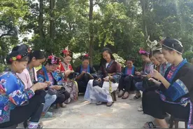 绣娘出手，侗绣出山图片