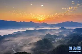 美了美了！云海日出大别山图片