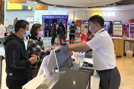 10年电影从业者金超：从早8点到凌晨两三点 双节无休图片