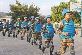 中国维和女兵赴黎巴嫩以色列边境扫雷视频封面