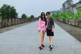 杭州这所学校里有一对双胞胎老师，教同一门学科近20年图片