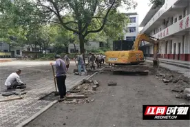 溆浦：桥江镇教育基础设施项目建设节假日不“打烊”图片