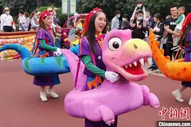 常州中华恐龙园欢乐巡游“嗨翻”假期图片