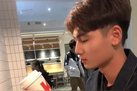 努力奔跑圆梦双一流，不断追逐成功上岸，海大这对情侣一路同行，共同成长图片