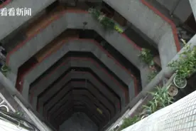 筒子楼成网红景点 游客打卡易烊千玺同款图片