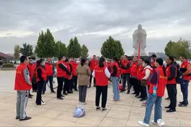 志愿护航不打烊 双节“龙秀”耀濮阳图片