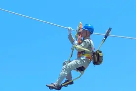 脚下万丈深渊，他们在高压线上“舞蹈”视频封面