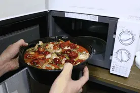 绝对不能放进微波炉的10样东西，性命攸关，太危险了图片