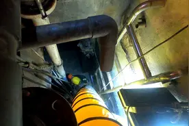 三名工人掉入含大量有毒气体污水池，上海消防队员深入营救图片