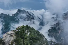 眼睛在旅行丨云雾漫华山图片