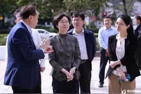 市南区委书记赵燕调研华夏基石（中国）企业总部基地图片