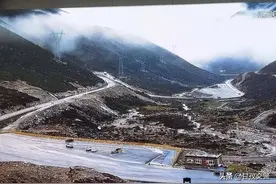折多山实时路况：目前已停止降雪，路面未出现积雪结冰情况图片