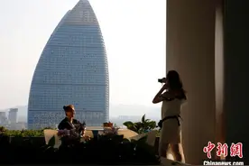住酒店的人比去景区的人多 三亚“窝酒店”一族兴起图片