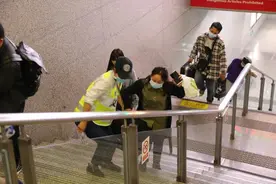 人到了“杭州东”，票是“杭州南”，东哥东姐义警出手帮了忙！旅客们还是得看仔细啊图片