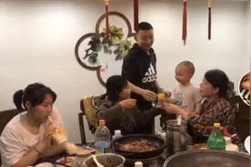 错换人生28年双方家庭中秋团圆！河南孩子回江西老家探亲图片