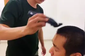 新兵：我的班长是理发师视频封面