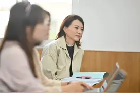 董卿现身厦门大学
聆听百岁厦门大学教授潘懋元讲课图片