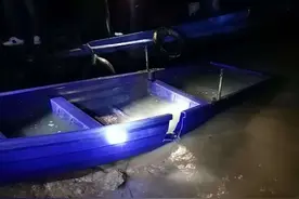 江西村民夜间乘船捕鱼两人溺亡 事前渔政为禁渔曾用锯子割船图片