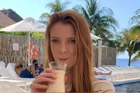 17岁女孩腿长1米35，又刷新了最长腿的世界纪录图片