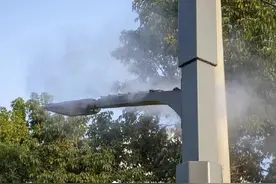 防止扬尘，路灯自动喷雾系统上线东海图片