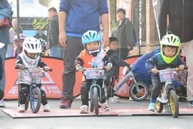 小小少年勇敢追风图片