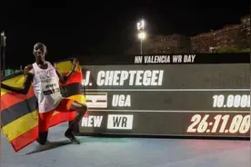 请叫他“中长跑纪录收割机”，切普特盖破纪录停不下来图片