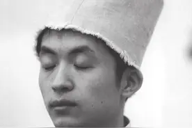 为什么不能以“孩子气”或“诗人脾性”为顾城杀妻开脱？| 顾城谢烨逝世27周年图片
