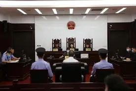 河南扶沟县委原书记受贿案开庭：受贿超九百万，当庭认罪悔罪图片