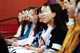 廖昌永逐字逐句逐音讲解，新时代版《长征组歌》打磨红色风格图片