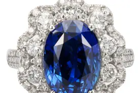 从鸽血红到矢车菊蓝，从黄钻到粉钻，26天后，来“四叶草”找它们图片