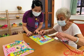 广州民政部门节日“不打烊”与服务对象欢度温暖佳节图片