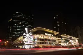 上海“首个城市奥特莱斯商场”就在长宁，人气超高图片