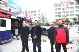 邵东：周玉凡赴一线督导交通安全保畅工作图片