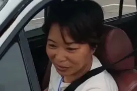 驾校教练免费陪小学班主任加练，助其一次通过科目二视频封面