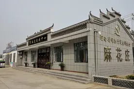 守着麻花手艺却致贫的贫困村，为啥又靠麻花脱了贫图片