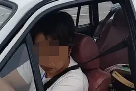 驾校教练教小学班主任练车：感觉很开心，每天加练2小时图片
