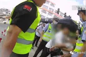 迷惑行为！情侣吵架，女子竟用板砖砸晕自己，差点弄出人命图片
