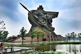 湖北省住建厅回应荆州违规建巨型关公雕像：高度重视 正处理图片